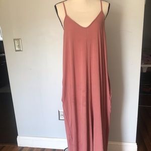 Blush maxi dress with pockets